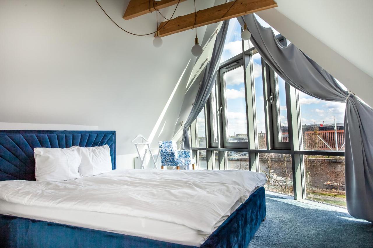 Space Old Town - River View Apartment